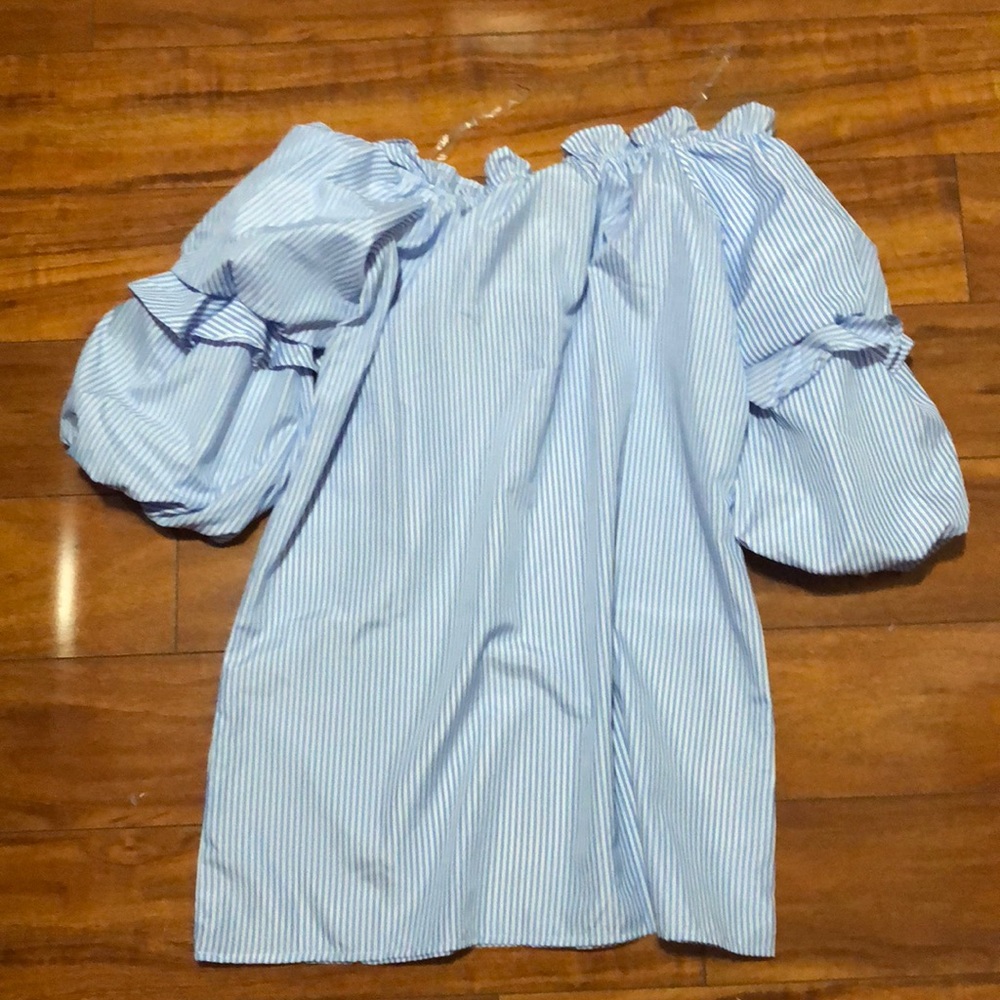 Rue21 off the shoulder ruffle sleeve dress